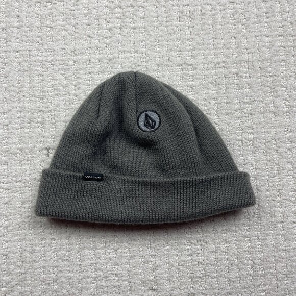 Y2K Volcom Heather Gray Knit Beanie Hat Mens Winter Embroidered Diamond Logo - Picture 1 of 9
